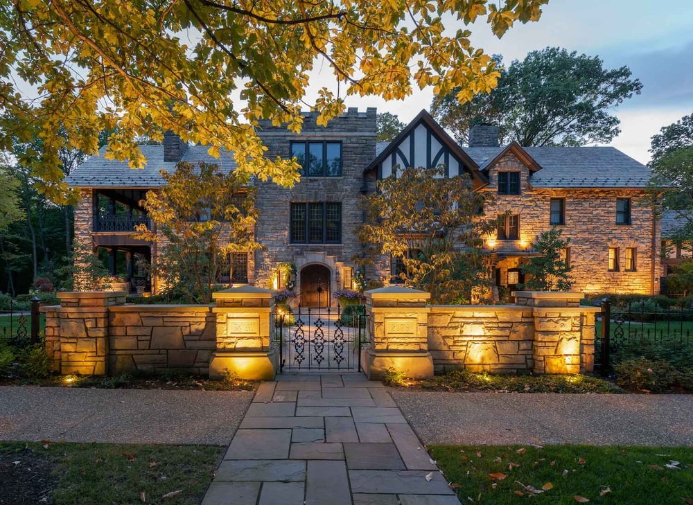 landscape lighting installer