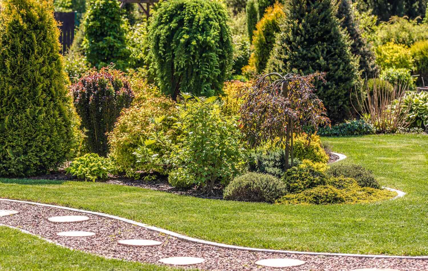 Commercial lawn mowing and seasonal plantings in Moreland Hills, OH