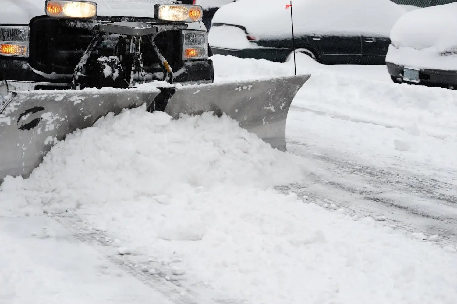 Snow removal services for commercial properties in Beachwood, OH