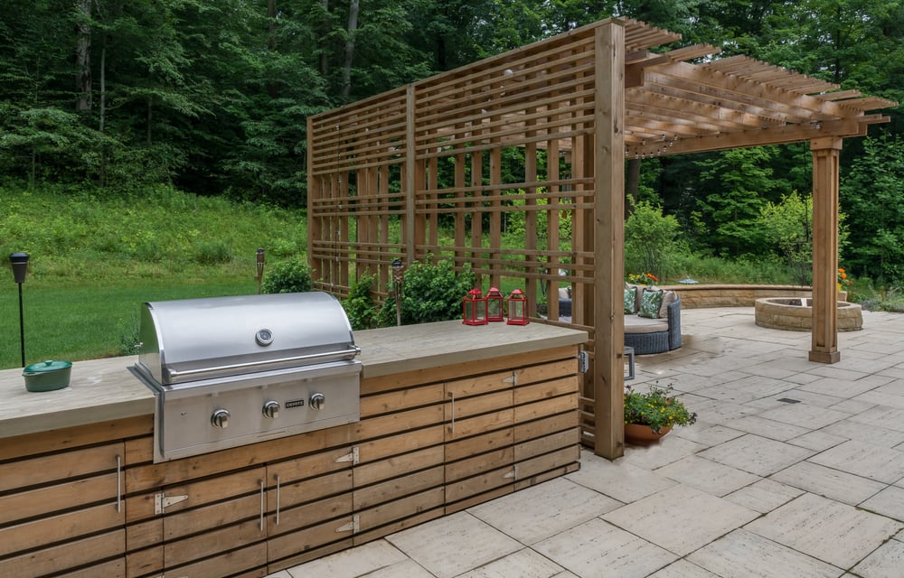 outdoor kitchen