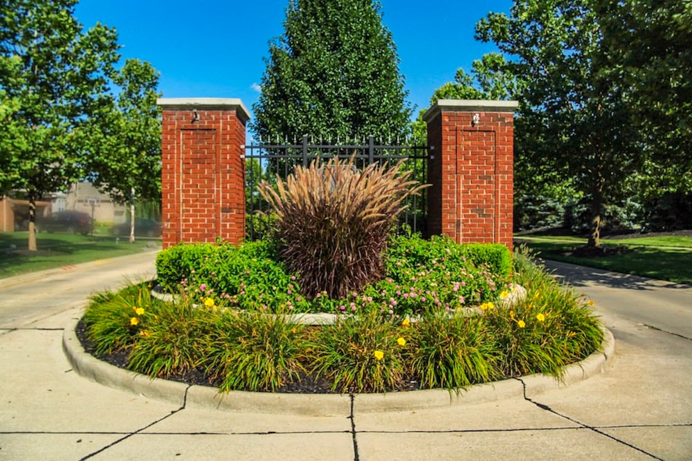 commercial landscape maintenance 