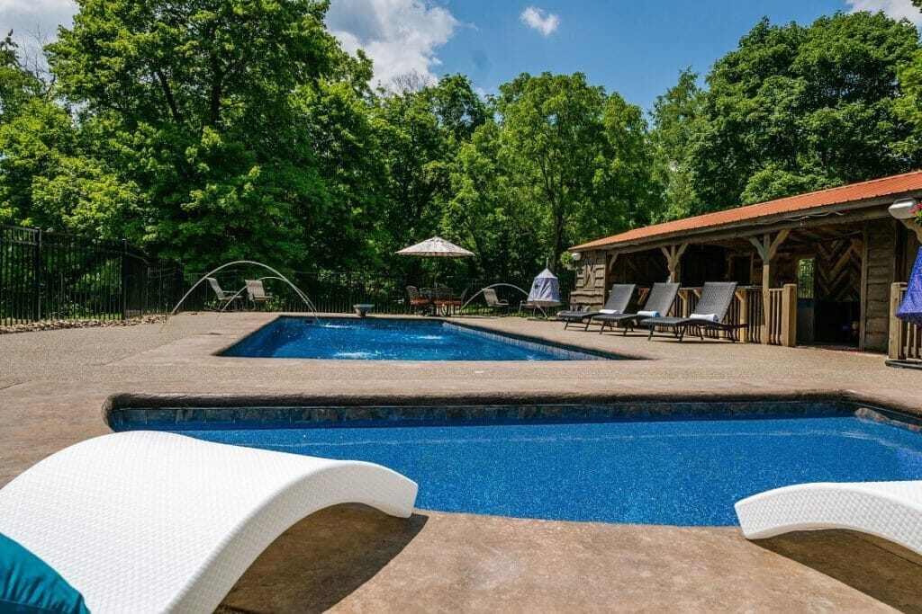 monaco-sapphire-blue-G2-fiberglass-tanning-ledge-1024x683