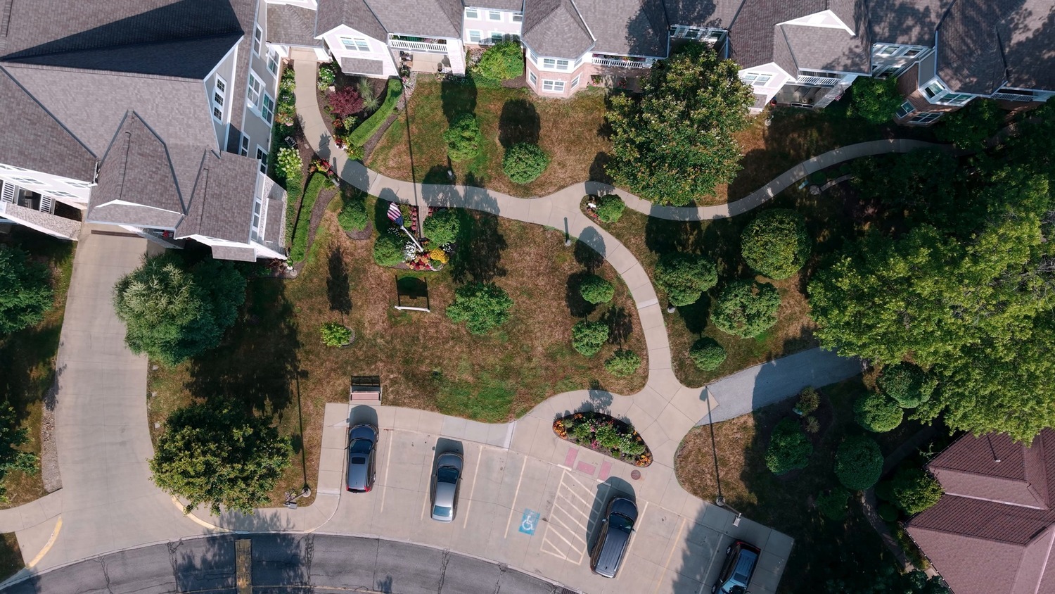 Expert landscape maintenance for corporate and industrial properties in Solon, OH