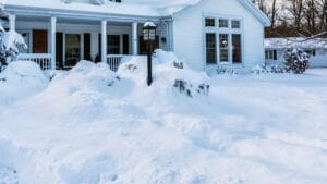 BEST SNOW REMOVAL EQUIPMENT AND TOOLS FOR HOMES